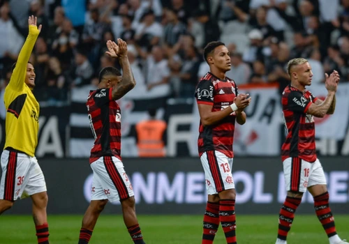 Aplicativo grátis do Flamengo para acompanhar o time ( Imagem: Freepik)