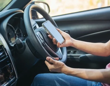 Confira como controlar o carro usando o celular agora mesmo (Foto: Freepik)