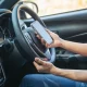 Confira como controlar o carro usando o celular agora mesmo (Foto: Freepik)